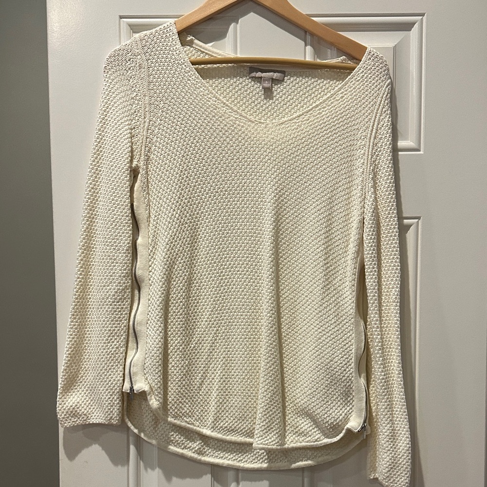 textured Banana Republic sweater w scoop neck and zipper details - size small